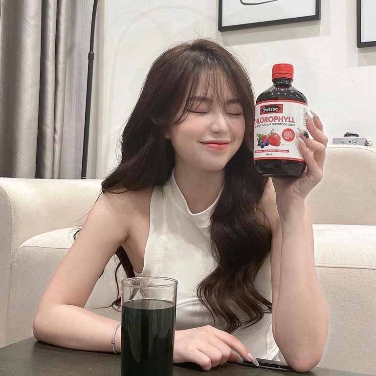 Nước Diệp Lục Hỗ Trợ Thanh Lọc, Thải Độc Cơ Thể Và Bổ Sung Chất Xơ Vị Dâu, Vị Bạc Hà - Swisse ChlorophyII 500ml