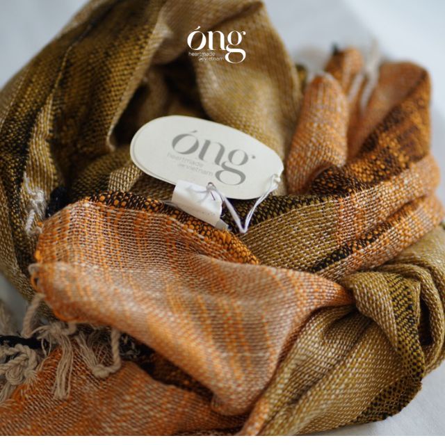 Khăn choàng Nam- Óng Silk - Khăn choàng nam, dệt tay thủ công nhuọm màu an toàn, VN, 100% Cotton màu nâu đỏ-60*18cm