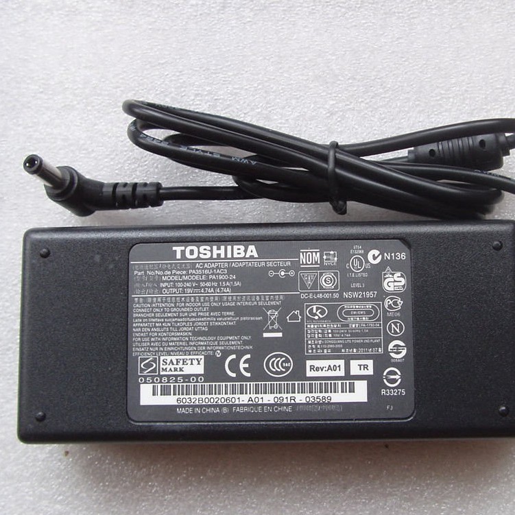 (ADAPTER) SẠC LAPTOP TOSHIBA 19V 4.74A (90W) kích thước đầu ghim sạc 5.5 x 2.5 mm