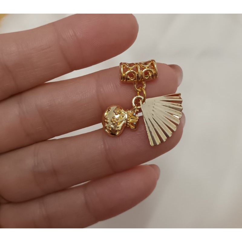 Charm quạt tài lộc may mắn vào gia chủ mic vòng cao cấp không đen không bay màu