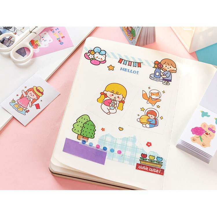 Cuốn 50 miếng sticker mẫu động vật và cô bé đáng yêu