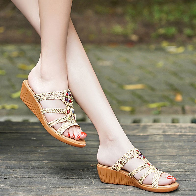 Dép đế xuồng dày dặn chống trượt thời trang dành cho nữ | BigBuy360 - bigbuy360.vn