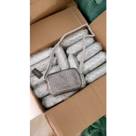 Túi da chéo vai GUESS nữ siêu sang