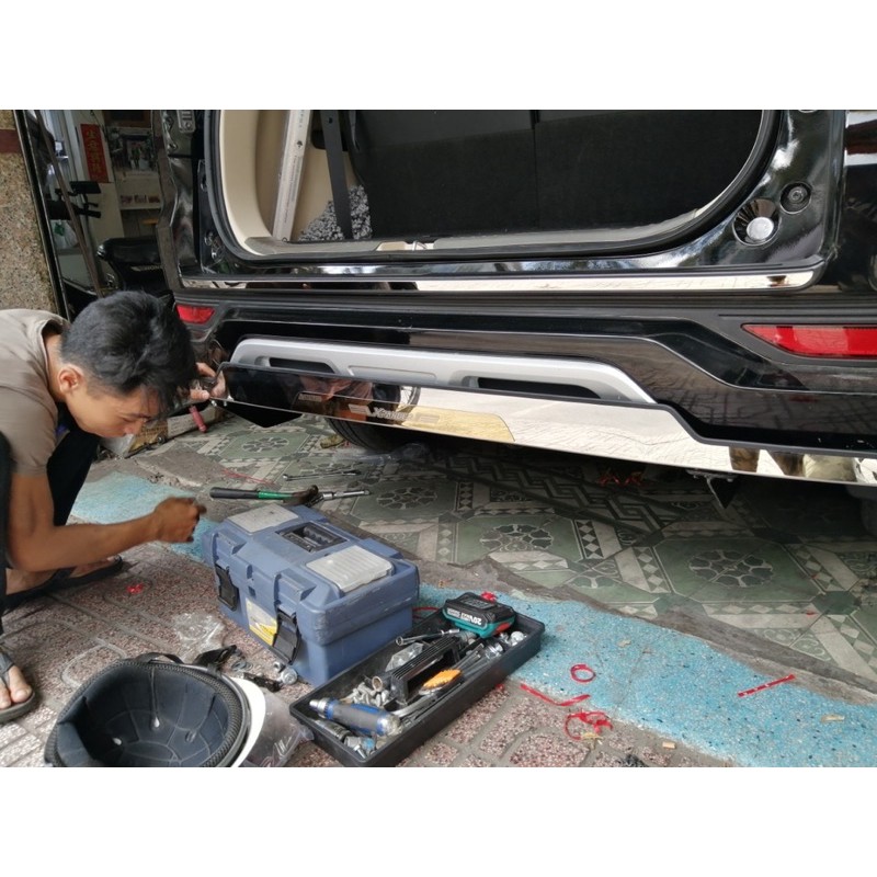 Cản sau inox xe Xpander