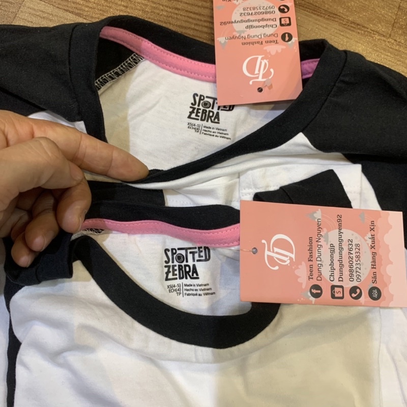Áo cotton thu đông bé gái, màu trắng, tay phối raglan, hàng dư