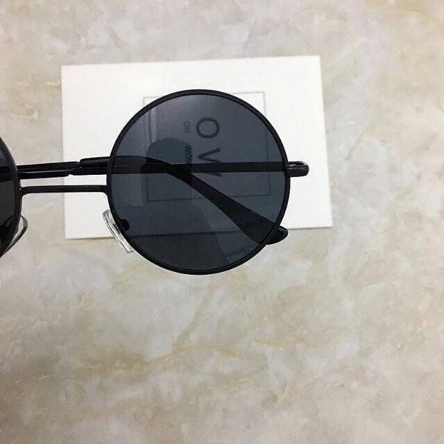 Kính tròn kính thầy bói siêu ngầu | BigBuy360 - bigbuy360.vn