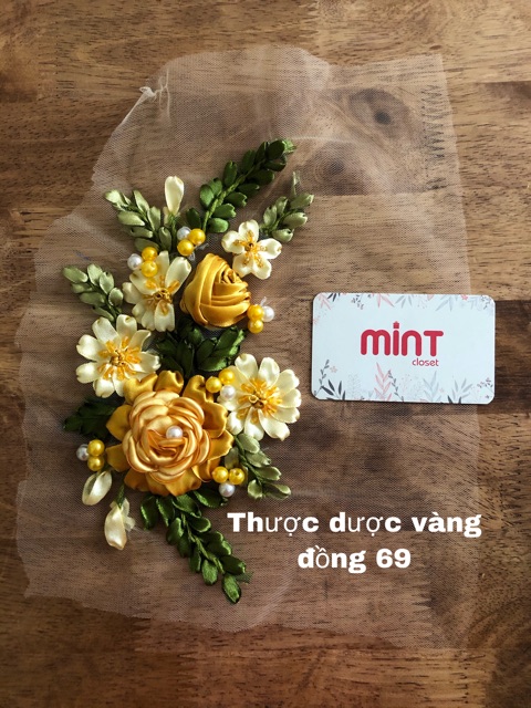 Thược dược ruy băng đính áo, quần, váy