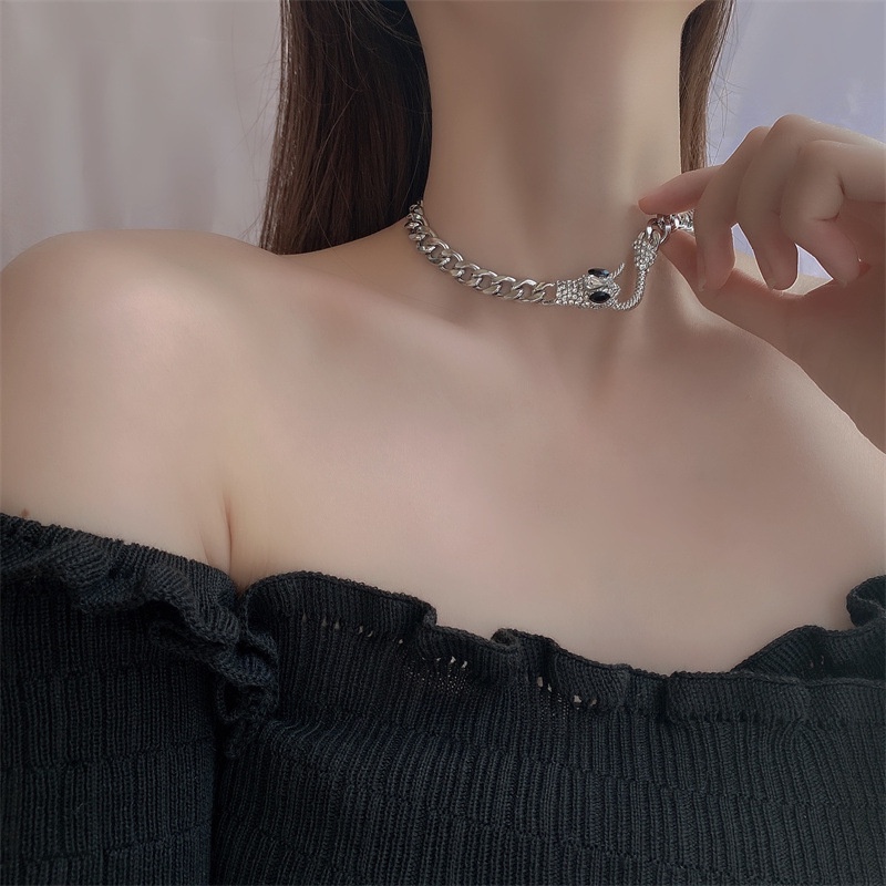 Vòng cổ Mặt Hình Rắn Bằng Kim Loại Phong Cách Âu Mỹ Mới