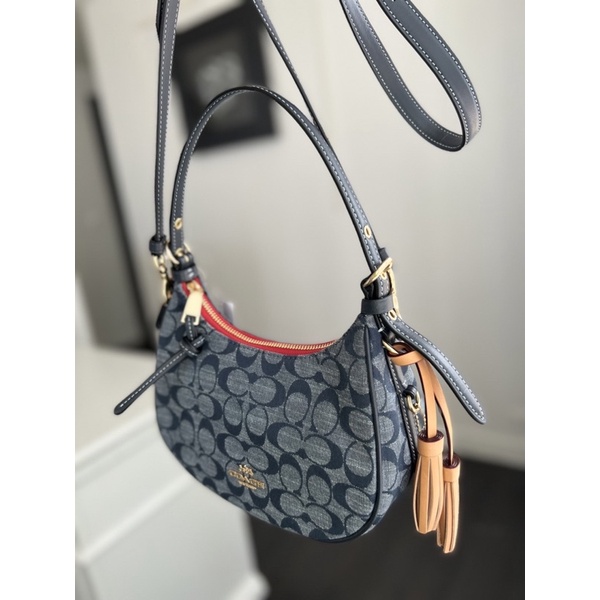 Túi COACH KLEO HOBO chính hãng Mỹ Chất vải denim gọn nhẹ, bền đẹp, bụi bặm