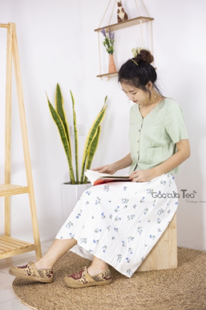 Áo kiểu xinh, áo dáng crop top vải LINEN cổ tim (có sẵn) - Gác của Tea | BigBuy360 - bigbuy360.vn