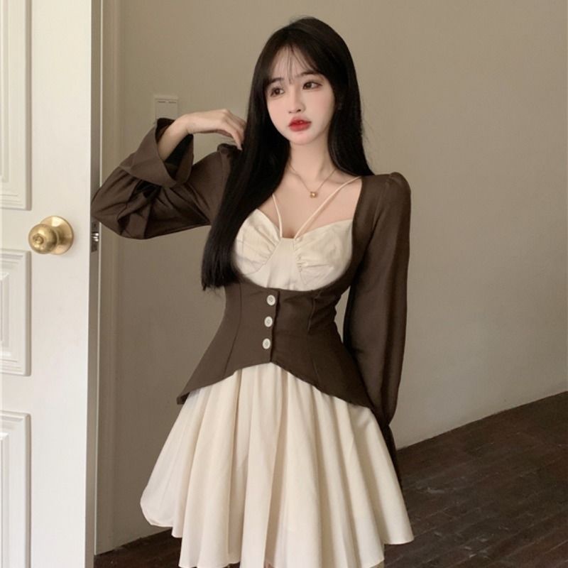 Đầm Ngắn Dáng Chữ A Tay Dài Cổ Vuông Tay Phồng Giả Hai Lớp Màu Sắc Tương Phản Dành Cho Bạn Nữ