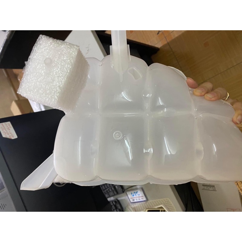 Bình nước  phụ Mazda bt50 UK0115350