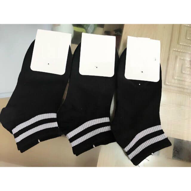 Tất nữ kẻ cổ chân