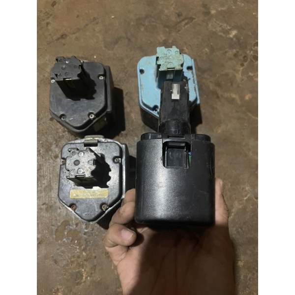Vỏ pin izumi 12/14v