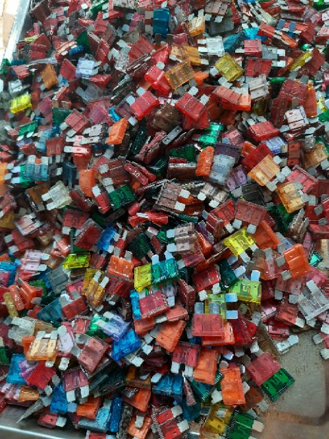 Cầu chì đơn lớn cũ