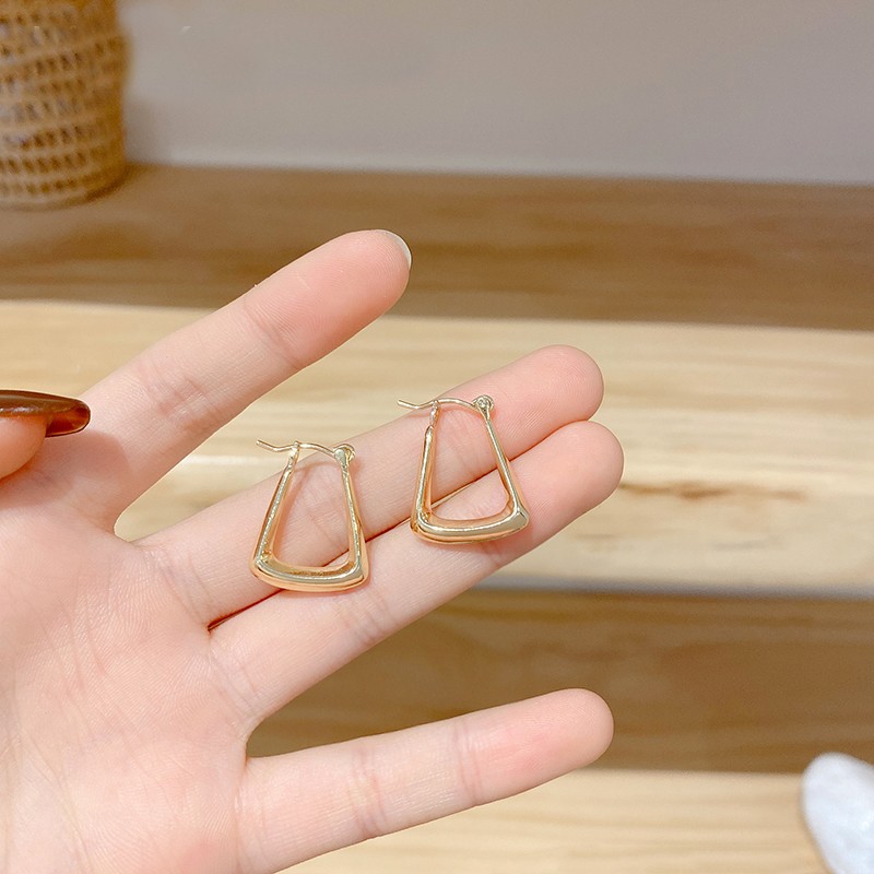 Khuyên tai cá tính nữ hình thang THANG281