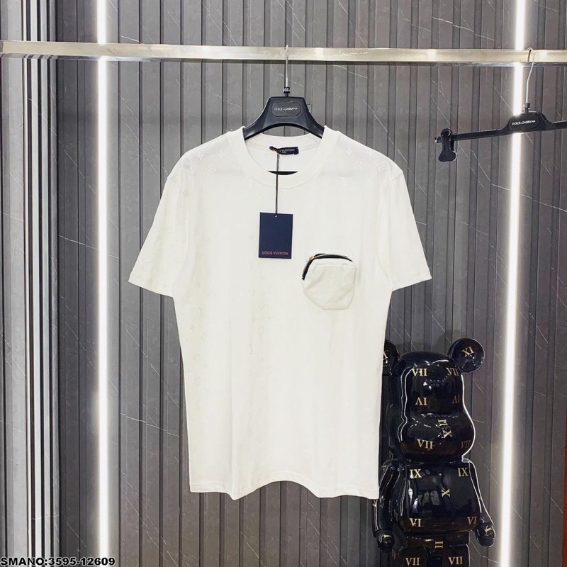 Áo phông LV Hình Nổi Túi ngực khoá ,Áo thun LV chất liệu cotton in nổi co dãn thoáng mát
