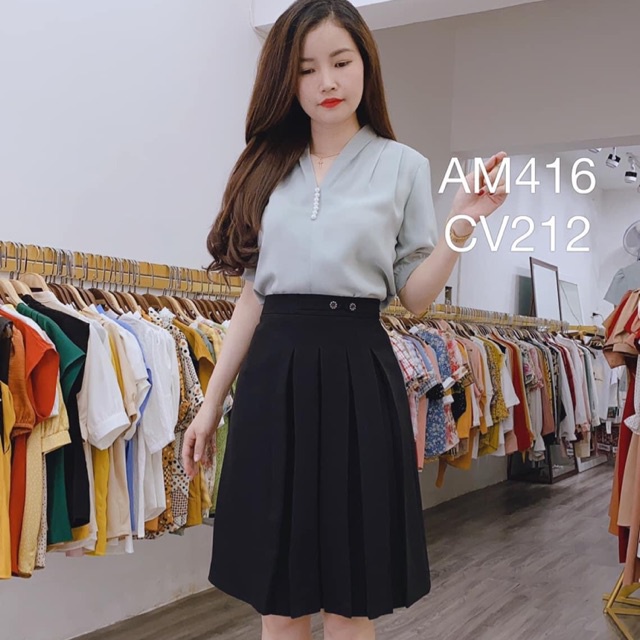 ◕ Chân váy công sở ngang gối, dáng xòe xếp li phối nút trẻ trung