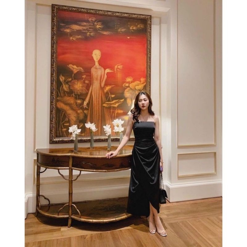 Đầm Phi lụa xẻ đùi nhíu hông 2 dây đính nút ngọc