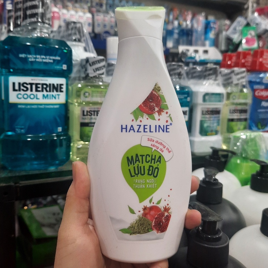 Sữa dưỡng thể dưỡng trắng Hazeline Matcha Lựu Đỏ 230ml