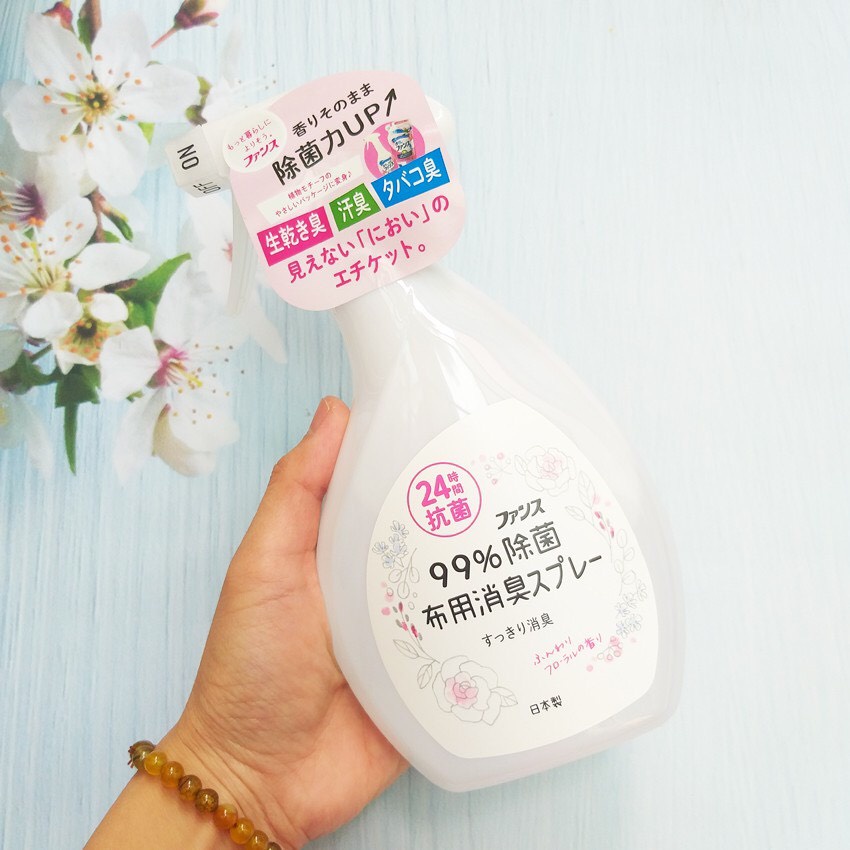 xịt thơm và kháng khuẩn quần áo hương hoa 388ml, xịt khử mùi và diệt khuẩn quần áo tới 99% suốt 24h nội địa nhật