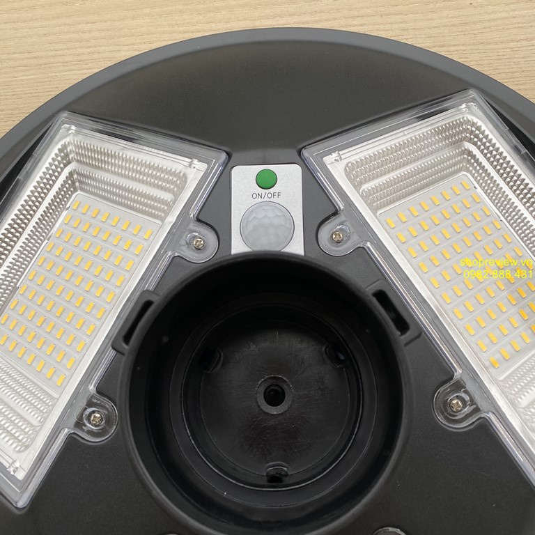 Đèn năng lượng mặt trời ánh sáng vàng, công suất 300w, hình mâm tròn cao cấp