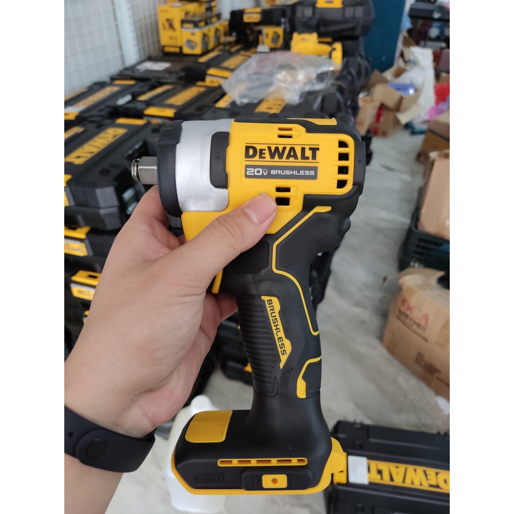 Máy siết bu lông dùng pin Dewalt DCF911
