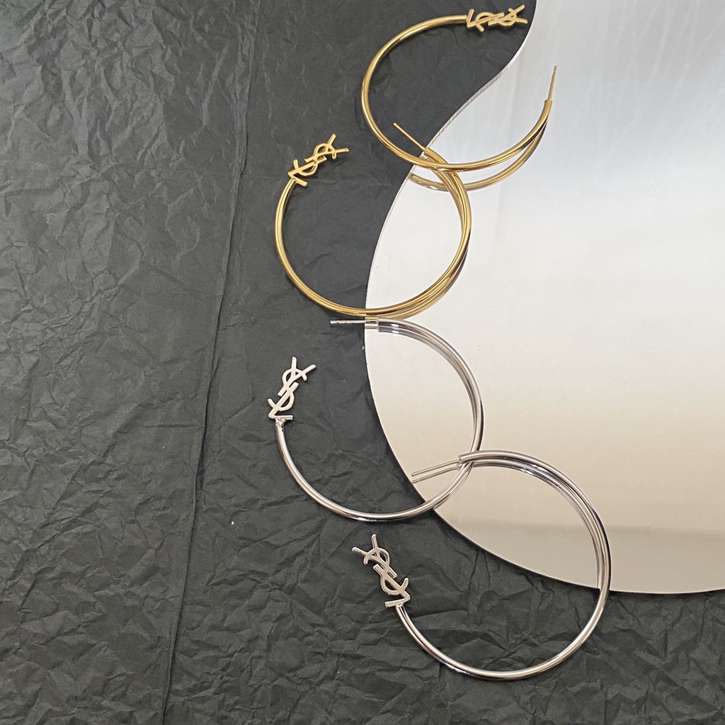Khuyên Tai Tròn Khắc Chữ YSL Bằng Thép Titanium Thời Trang