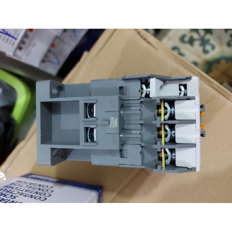 Khởi động từ LS MC-9b 9A 220V 380V