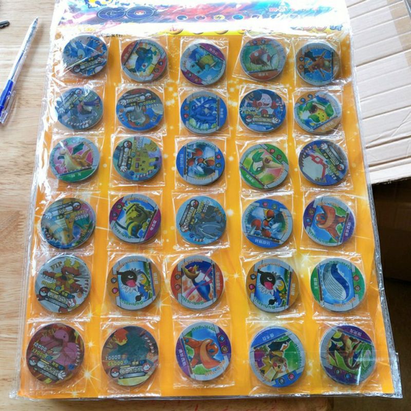 Bài ảo tròn pikachu nhựa víp vỉ 30 gói ,gói 7 thẻ