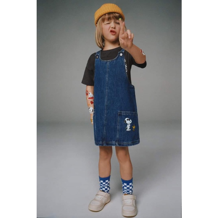 Yếm denim bé gái