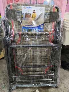 Ghế bố xếp thành thư màu ngẫu nhiên