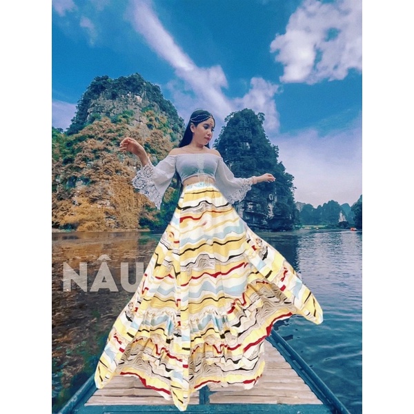 Set đầm maxi đi biển chân váy thổ cẩm lạ lạ mà sang chảnh