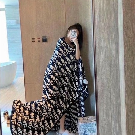 Chăn Thương Hiệu Lông Tuyết Dior Nhập Khẩu Cao Cấp Kích Thước 1m5*2m