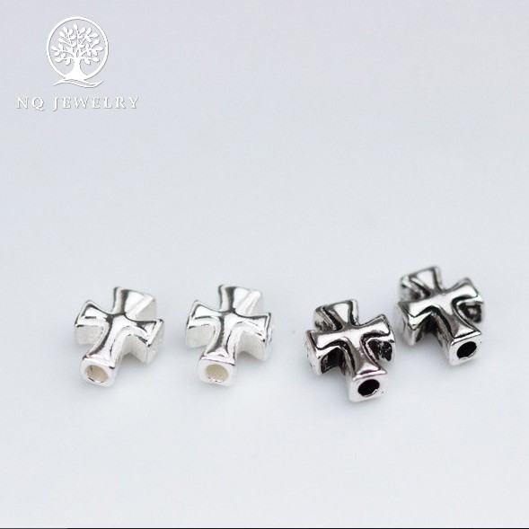 Charm bạc thánh giá xỏ ngang - NQ Jewelry