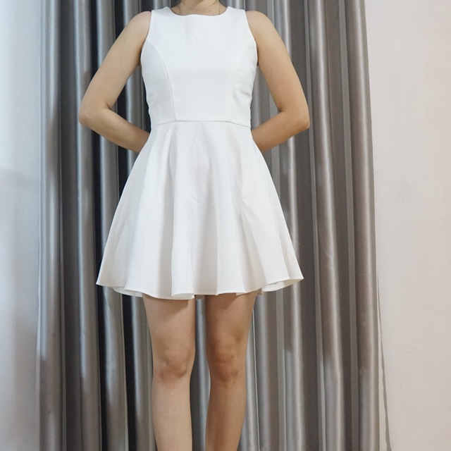 Thanh lý Đầm thiết kế đơn giản