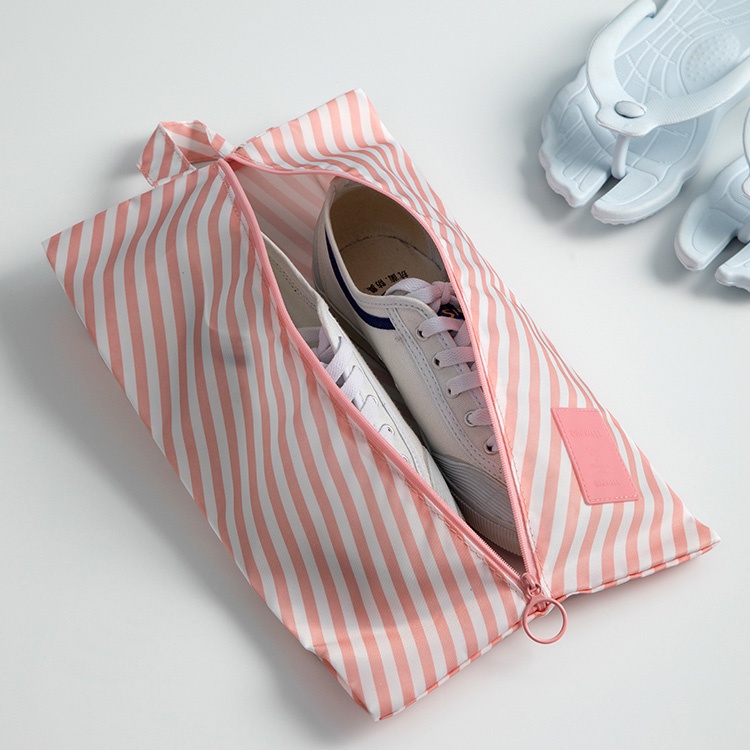 Đựng Giày Chống Bụi Dùng Khi Đi Du Lịch Ốp