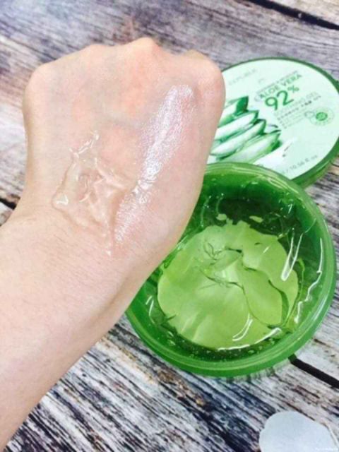 Gel nha đam Nature Republic Smoothing &amp; Moisture Aloe Vera 92 % 300ml