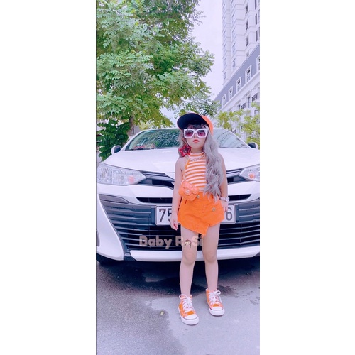 Áo yếm đóng nút cho bé