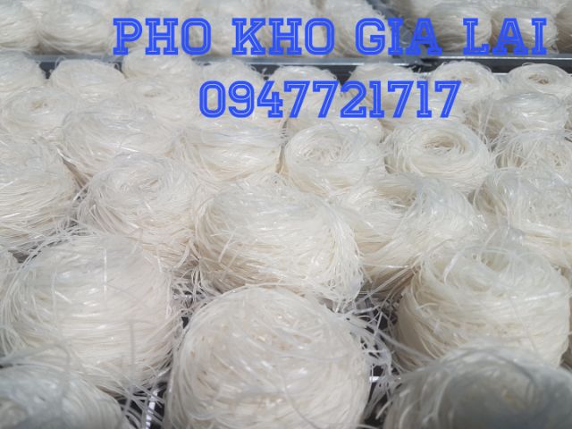 1 KG PHỞ KHÔ GIA LAI - CHÁNH GỐC - DẠNG CUỘN | BigBuy360 - bigbuy360.vn