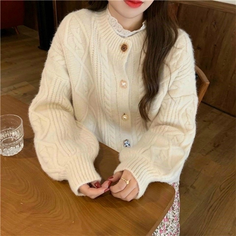 Cardigan cúc mix siêu xinh | BigBuy360 - bigbuy360.vn