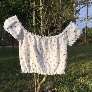  Áo trễ vai croptop hoa hồng nhí FOREVER 21  chất liệu vải thun mát mềm mịn  free size 43kg-56kg 