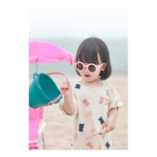 Kính mắt chống tia cực tím cho bé