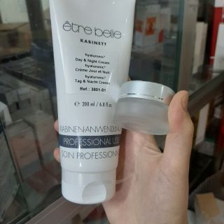 Kem cấp nước căng bóng Hyaluronic acid Etrebelle