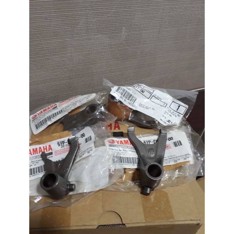 bộ 2 càng lừa số Eciter 2006~2010 (Ex nhỏ) Yamaha
