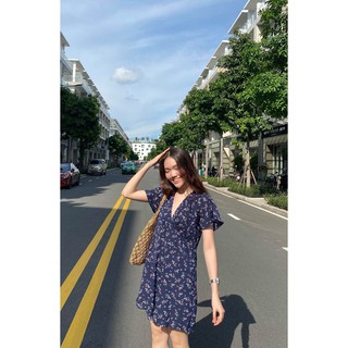 Jump hoa cổ V nút bọc