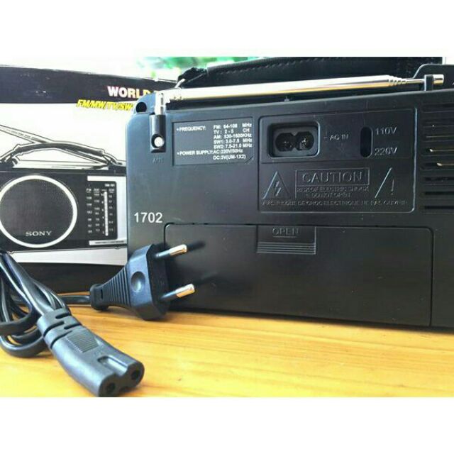 Đài fm Radio nghe Đài Sony SW-701 bắt được mọi tần số, sử dụng dòng điện 220V