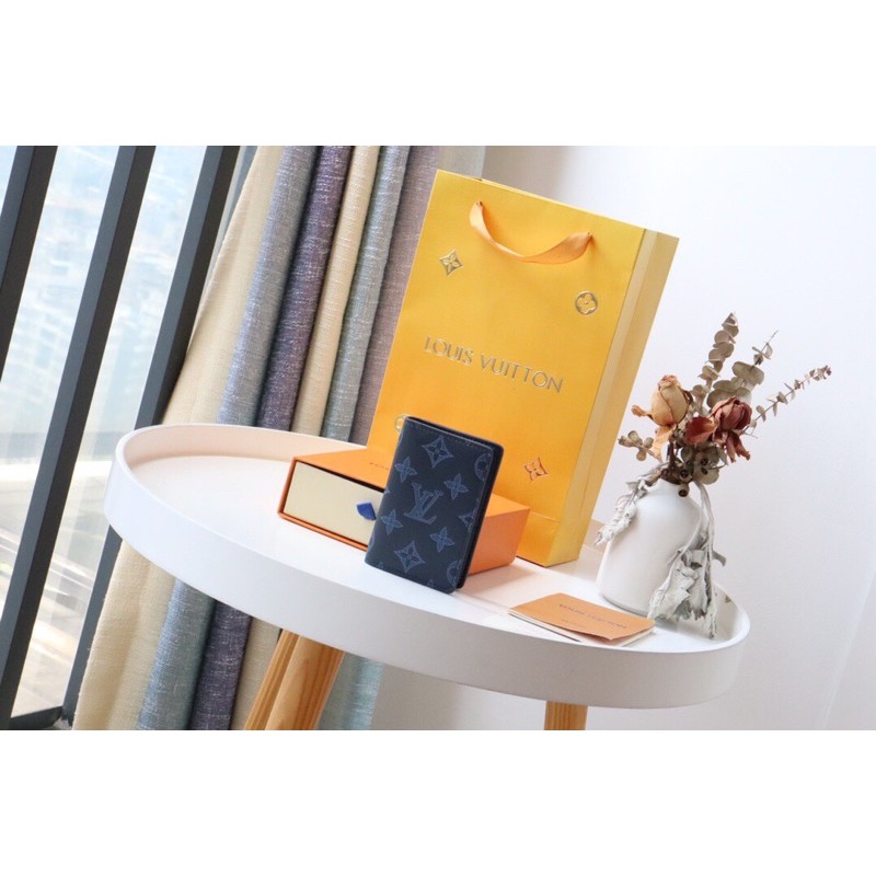 ví bóp đựng thẻ dáng gập da bê nhập khẩu phom da mềm louis vuitton LV