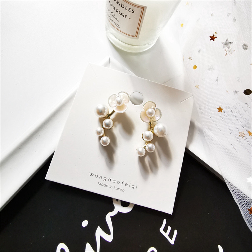 Khuyên tai hoa đính hạt giả ngọc trai xinh xắn