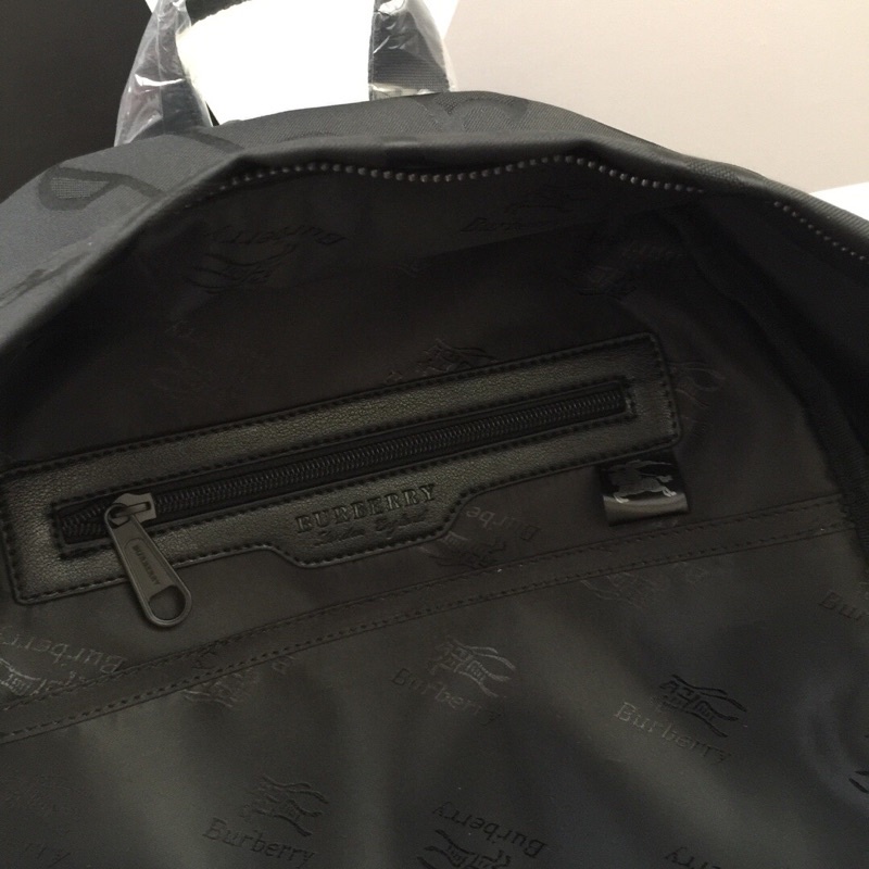 Balo nam hoạ tiết logo thương hiệu Burberry cao cấp màu đen trơn